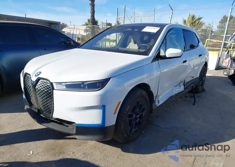 2024 BMW Ix xDrive50 z USA, uszkodzony, nr VIN WB523CF08RCS01595